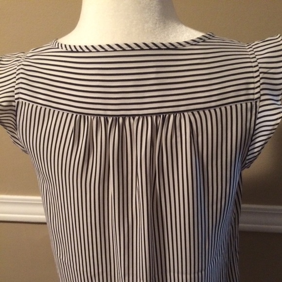 LOFT sleeveless top - Picture 2 of 2
